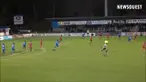 Herman Kore pemain US Concarneau France (CFA) klub amatir di Prancis mencetak gol yang mempermalukan kiper lawan karena bergerak terlalu jauh hingga kotak penalti lawan.