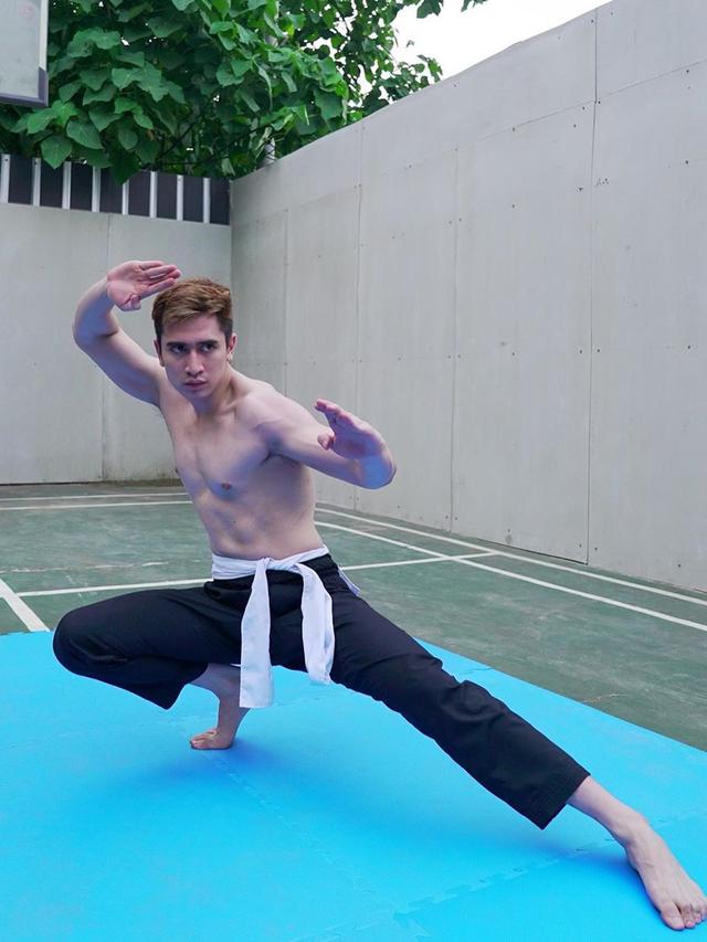 6 Potret Gaya Verrell Bramasta Latihan Pencak Silat, Curi Perhatian