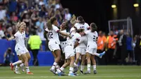 Timnas Amerika Serikat berhasil menjuarai Piala Dunia Wanita 2019, setelah dalam laga final menang 2-0 atas Belanda di Parc Olympique Lyonnais, Minggu (7/7/2019) malam WIB. (AFP/CHRISTOPHE SIMON)