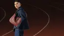 <p>Gaya fashionnya begitu memikat, dengan attitude super model yang terpancar. [Foto: Instagram/ Marselino Ferdinan]</p>