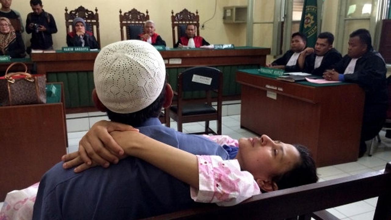 Terdakwa penganiaya PRT di Medan bopong istri jalani sidang tuntutan