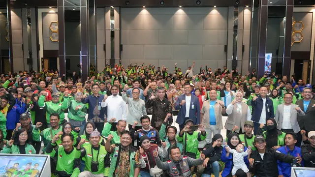 Menteri Ketenagakerjaan (Menaker) Yassierli menyatakan pemerintah berkomitmen untuk memberikan pelindungan jaminan sosial bagi seluruh rakyat Indonesia termasuk pengemudi dan kurir online. Dok Kemnaker