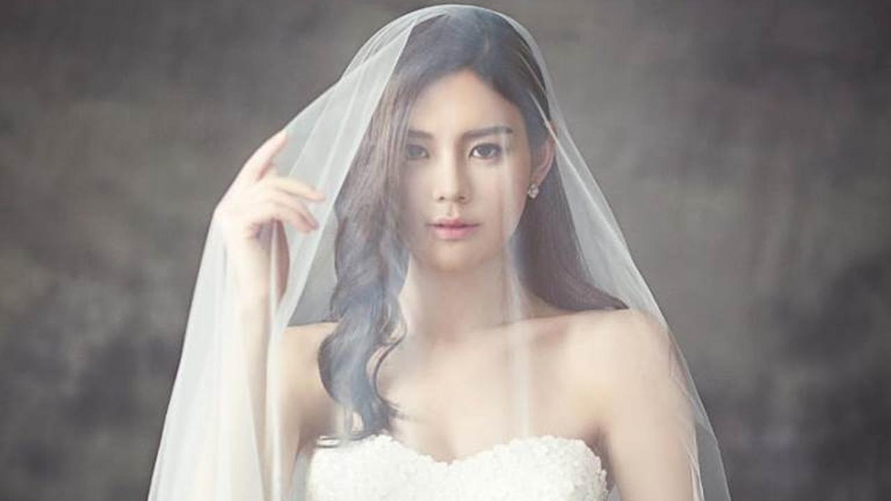 Ilustrasi wanita mengenakan gaun pernikahan