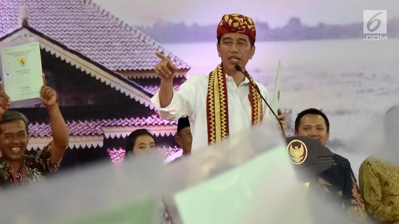 Jokowi Serahkan Langsung 1.300 Sertifikat di Lampung Tengah