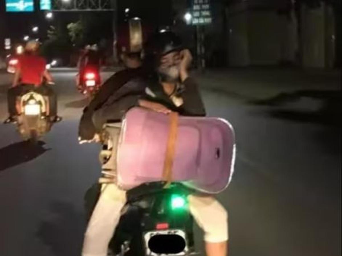 <b>Saya sudah sangat mengantuk</b>