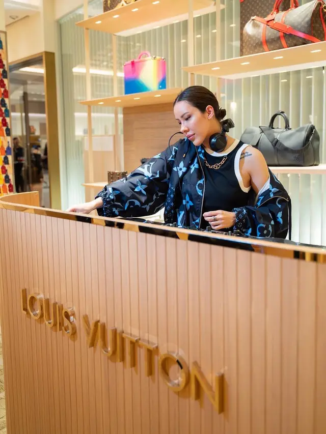 5 Potret Cantik Patricia Schuldtz Pacar Darma Mangkuluhur, Pancarkan Aura Wanita Berkelas