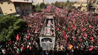 Lautan Manusia Iringi Pemakaman Ali Khamenei