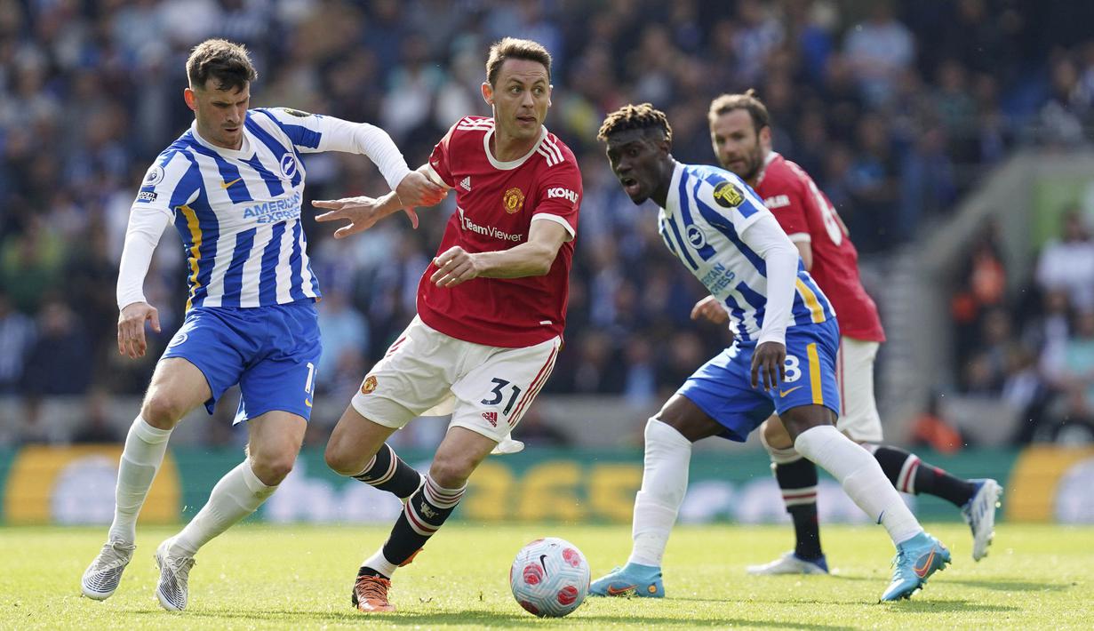 <p>Berhadapan dengan Manchester United, Brighton langsung tampil menekan sejak awal laga. Sementara Setan Merah kesulitan untuk mengembangkan permainan mereka. (Gareth Fuller/PA via AP)</p>