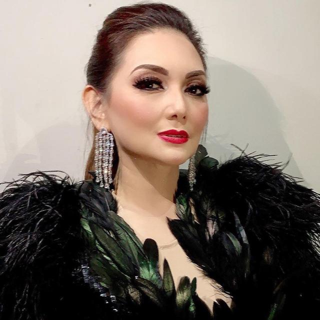 Nia Daniaty, ibunda Olivia Nathania. (Foto: Instagram @niadaniatynew)