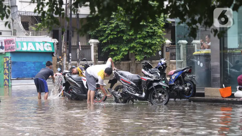 Jakarta Diguyur Hujan Deras, Kawasan Benhil Banjir