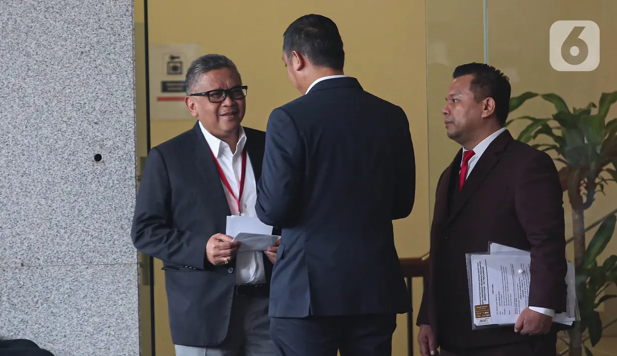 Hasto Kristiyanto memenuhi panggilan KPK ditemani tim kuasa hukumnya. (Liputan6.com/Angga Yuniar)