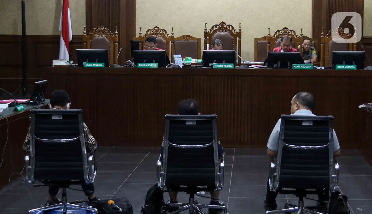 Ia diadili bersama mantan Dirut Badan Aksesibilitas Telekomunikasi dan Informasi (Bakti) Kominfo Anang Achmad Latif dan Tenaga Ahli pada Human Development Universitas Indonesia (Hudev UI) Yohan Suryanto. (Liputan6.com/Herman Zakharia)