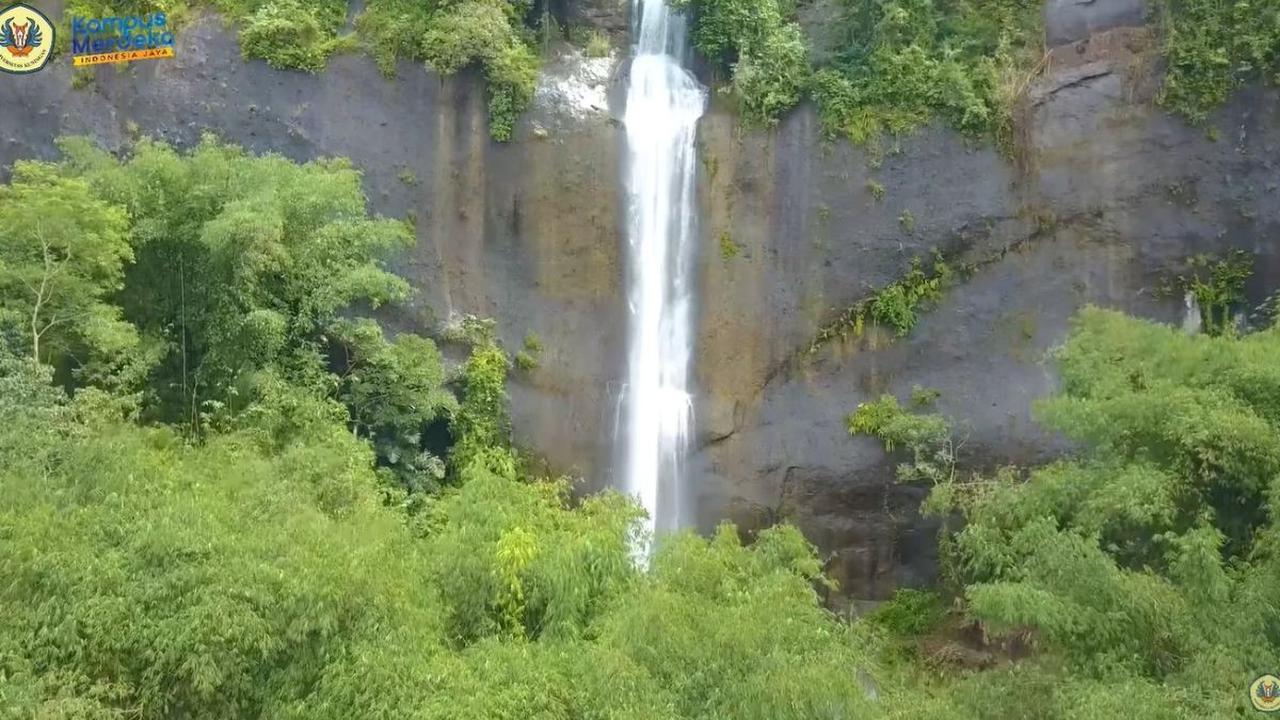Tawarkan Keindahan Air Terjun Dua Tingkat