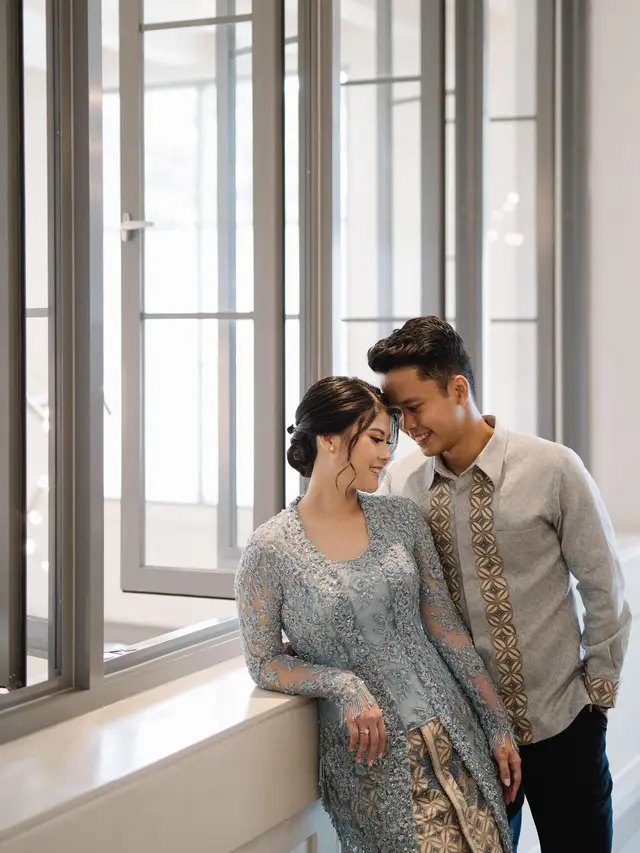 7 Momen Pertunangan Anthony Ginting dan Mitzi Abigail yang Tampil Menawan