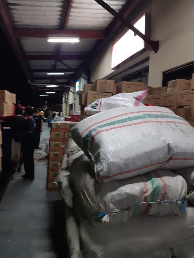 Kemensos Salurkan Bantuan Rp 2,6 Miliar untuk Kebutuhan Dasar Korban Bencana di Flores Timur dan Lembata