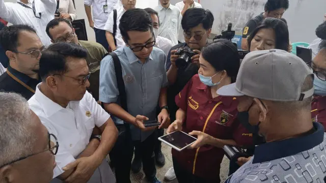 Kepala Staf Kepresidenan (KSP) Moeldoko mengunjungi lapangan ke Pelabuhan Perikanan Samudera (PPS) kota Bitung.
