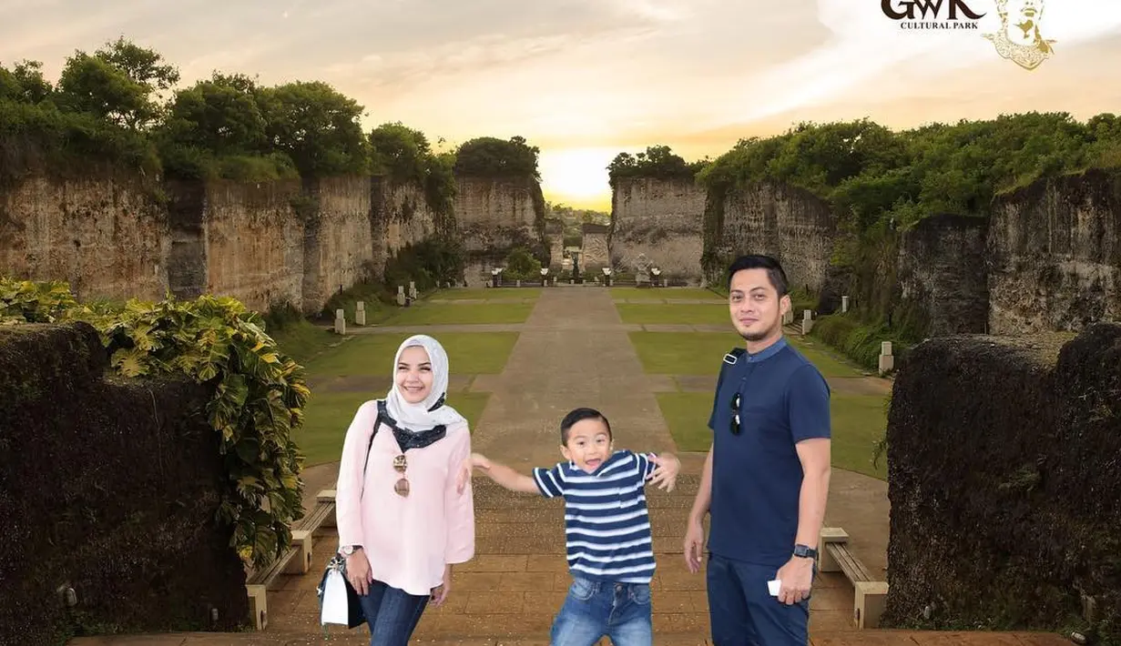 Dari pernikahannya Ferry Ardiansyah dan Tasya Nur Medina telah dikaruniai seorang putra, Keefe Bazli Ardiansyah. Selain menjalani syuting dan menjalankan bisnis, Ferry berharap diberi momongan. (Instagram/ferryardiansyah19)