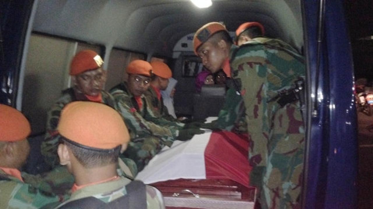 3 Jenazah prajurit Paskhas korban Hercules tiba di Pekanbaru
