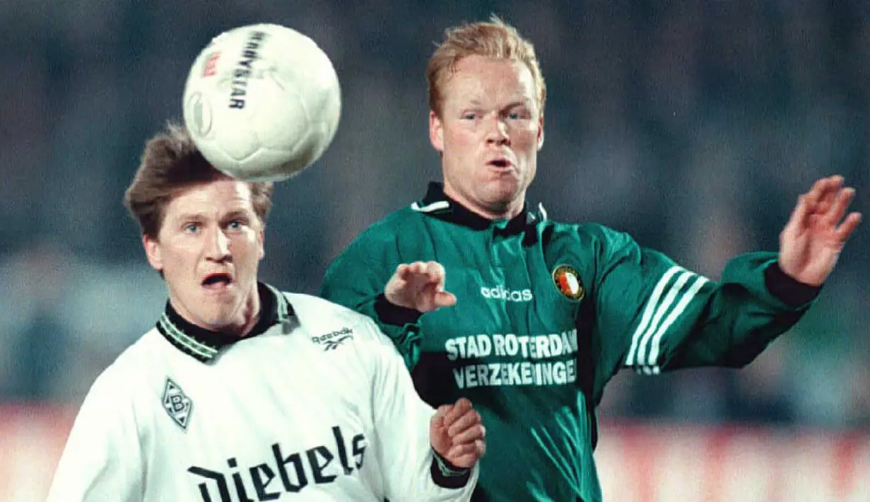 Ronald Koeman merupakan bek tersubur dalam sejarah sepak bola modern. Pelatih asal Belanda ini memiliki catatan 253 gol dicetaknya bersama klub dan Timnas Belanda. (AFP/Oudenaarden/Kluiters/ANP)
