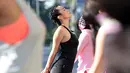 Yoga makin digemari oleh banyak selebriti. Bahkan, sekarang ini, olahraga pernapasan itu digemari masyarakat luas. Yoga with Bintang.com baru saja digelar di main lobby Senayan City, Jakarta Pusat. (Deki Prayoga/Bintang.com)