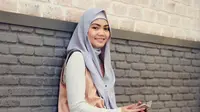 Rina Nose mantap berhijab.