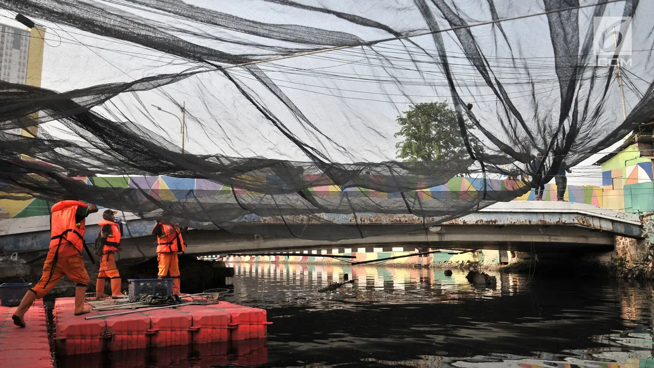 Pemprov DKI Jakarta Kembali Pasang Waring 100 Meter