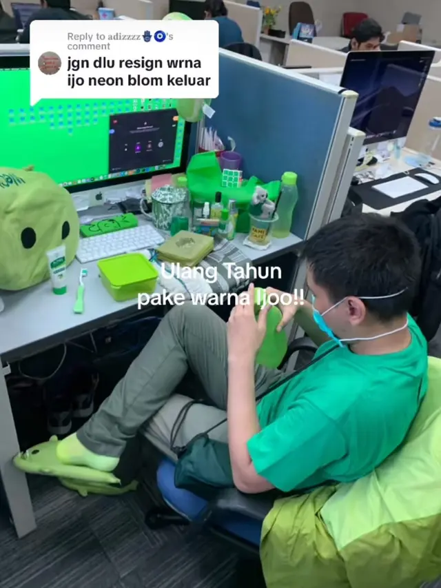 Baju Ngantor Unik