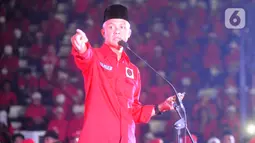 Ganjar Pranowo menemui sekitar 245 organisasi relawan Jokowi dalam kegiatan Konsolidasi PDI Perjuangan Jakarta. (merdeka.com/Arie Basuki)