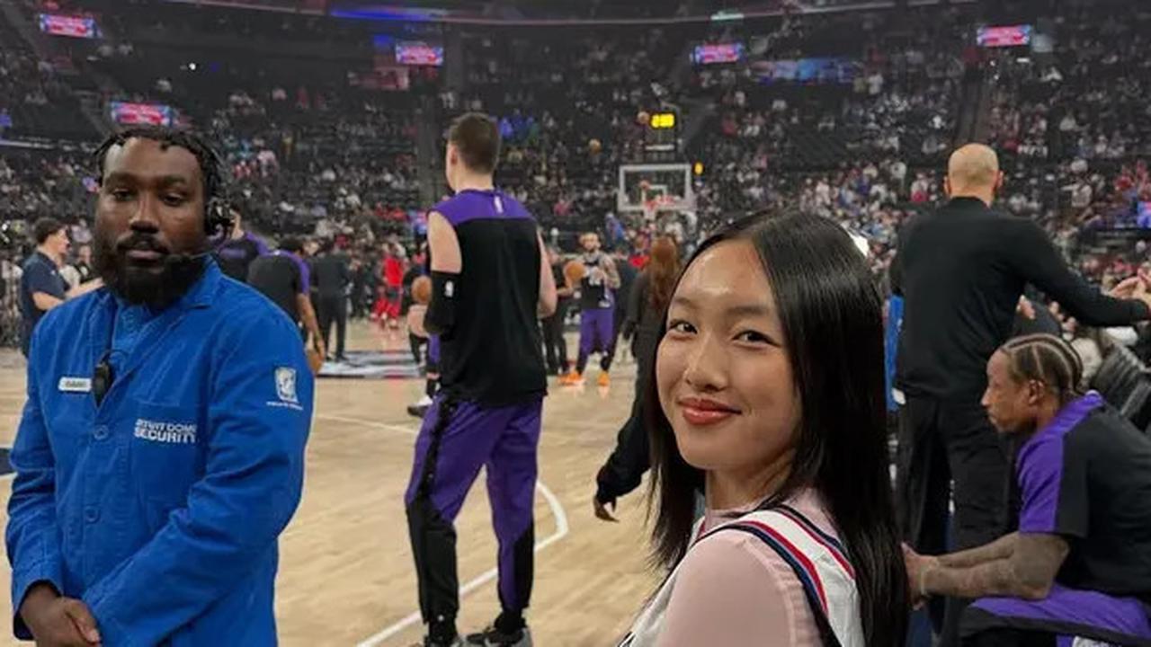 Penyanyi Malea Emma Tampil di Laga NBA Amerika Pakai Jersey Kemerdekaan Indonesia, Salut dan Bikin Bangga!