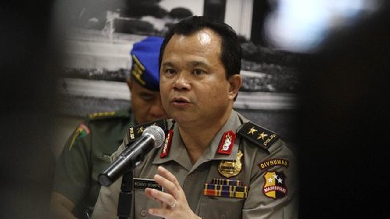Ronny F Sompie sebut gaji di Imigrasi lebih besar ketimbang polisi