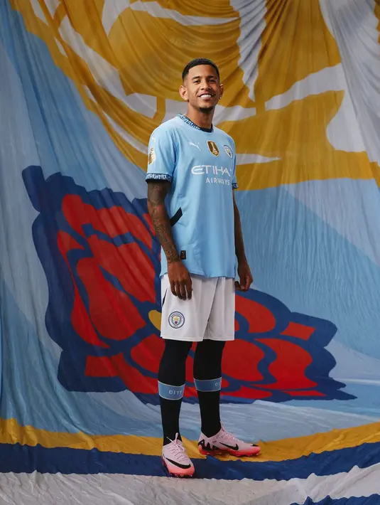 Meski jadi andalan di Girona, pemain yang juga dikenal dengan nama Savio ini malah belum pernah bermain di tim utama Troyes. (FOTO: instagram.com/mancity/)