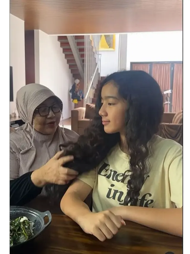 6 Potret Anji Ajak Leticia Anak Sheila Marcia Liburan ke Rumahnya, Banjir Pujian
