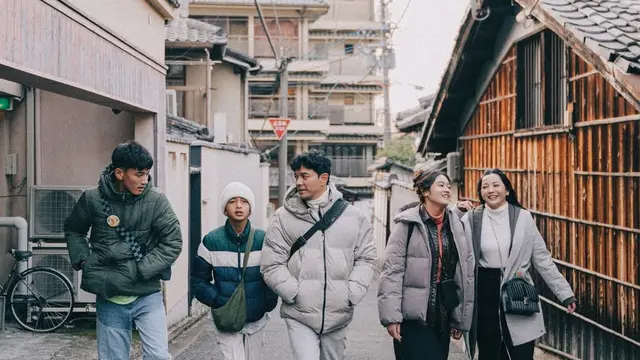 Potret Hesti Purwadinata dan Edo Borne Ajak Anak Liburan di Jepang (credit: instagram/hestipurwadinata)