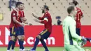 Pemain Spanyol, Sergio Ramos, merayakan gol ke gawang Jerman pada laga UEFA Nations League di di Estadio Olimpico de Sevilla, Rabu (18/11/2020). Spanyol menang dengan skor 6-0. (AP/Miguel Morenatti)