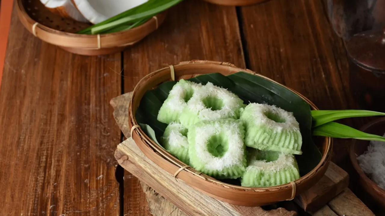 Berapa Kalori dan Nutrisi dari Kue Putu Ayu? Kalori yang Perlu Diwaspadai dalam Setiap Suapan