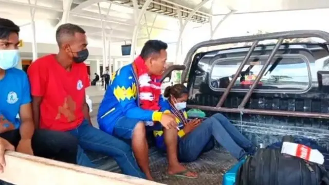 6 Potret Atlet Susanti Ndapataka, Peraih Medali Emas yang Dijemput Pakai Pick Up