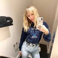 Miley Cyrus merayakan ulang tahun ke-27 bersama Cody Simpson (FOTO: Splashnews)