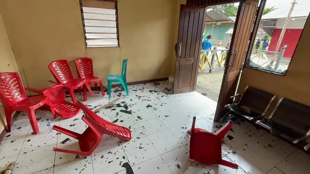 Kantor SPKT Polres Mamberamo Raya Dirusak