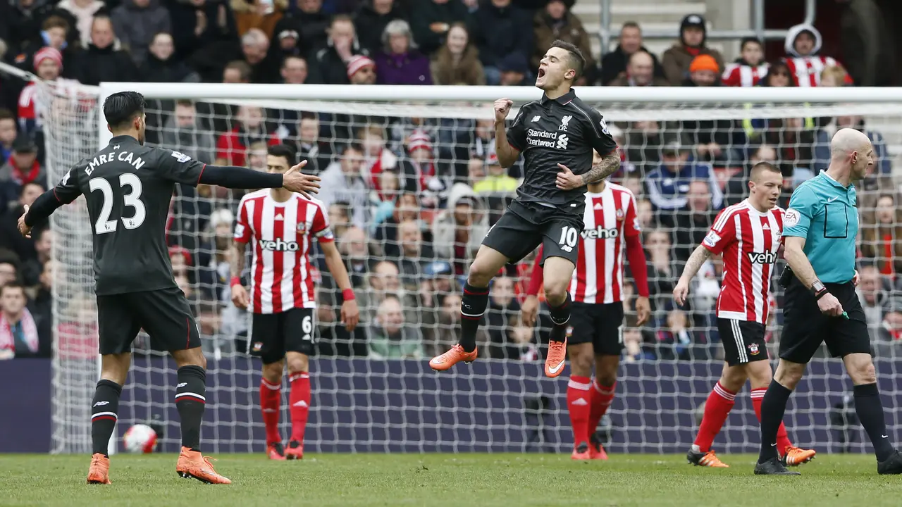 Playmaker Liverpool, Phillipe Coutinho rayakan gol ke gawang Southampton (Liputan6)