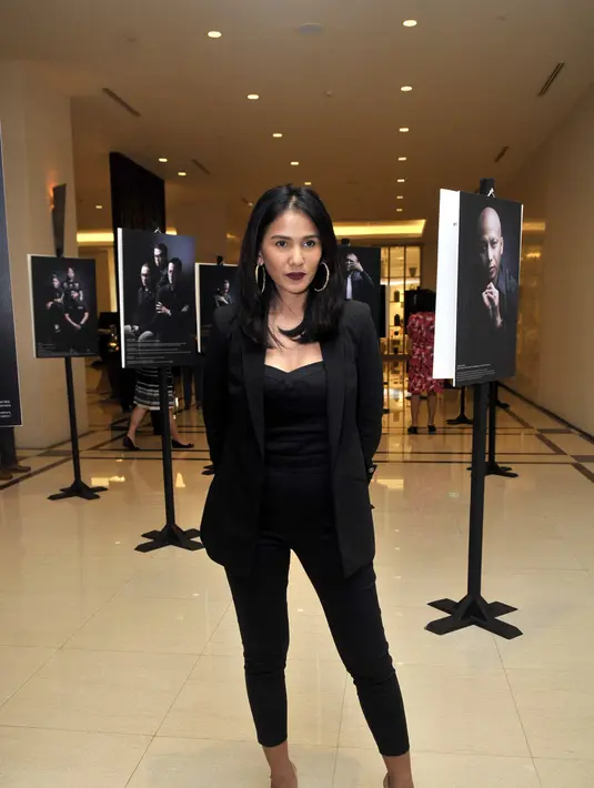 Akibat pengalaman itu, Nova gencar mengkampanyekan kekerasan terhadap perempuan. Ia terus mengedukasi perempuan saat menghadapi kekerasan. Ia menggelar pameran foto dengan menggandeng beberapa tokoh. (Nurwahyunan/Bintang.com)