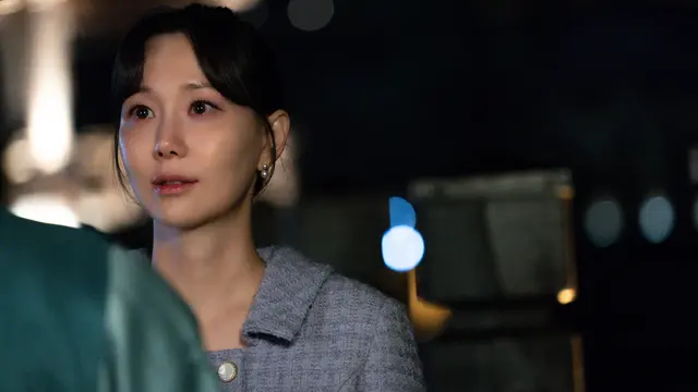 Lee Yoo Young dalam drakor Dare to Love Me. (KBS via Soompi)