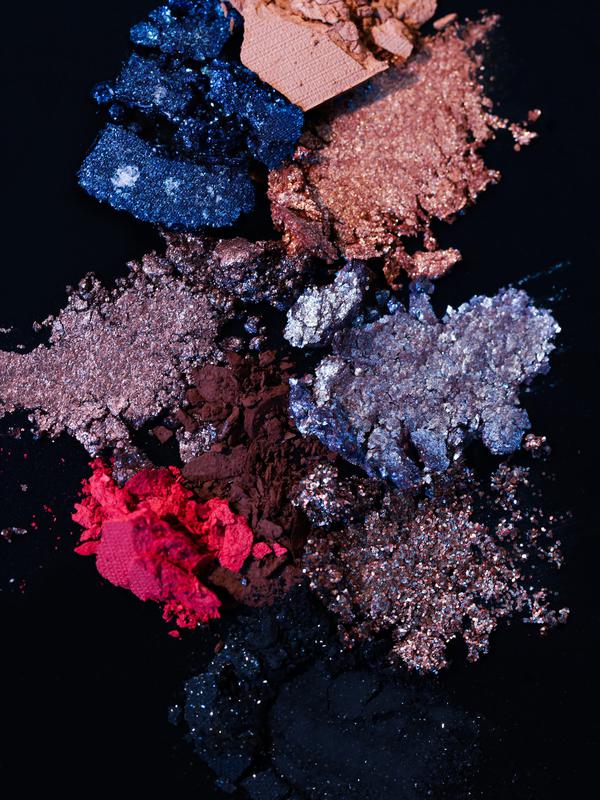 Palet warna eyeshadow Midnight Affar by ESQA X Paola Serena. (dok. ESQA/Dinny Mutiah)