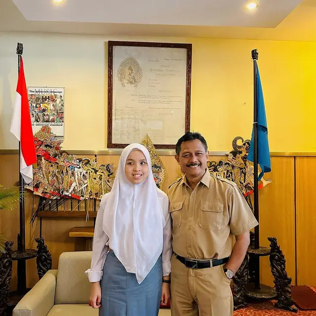 Potret Putri Ariani Lulus dari Bangku SMA, Ucapkan Terima Kasih kepada Para Guru