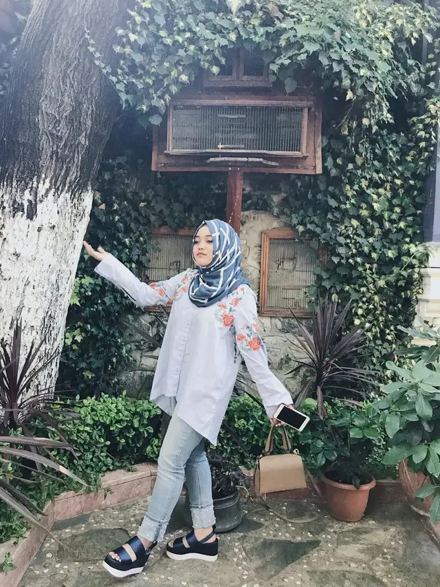 Putri Delina