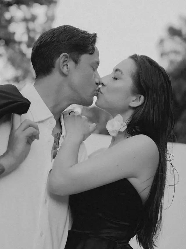 Jennifer dan Irfan Bachdim terlihat mesra