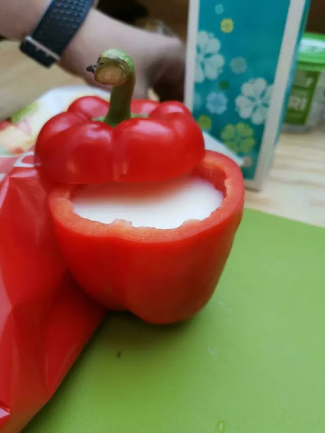 Tak Menggunakan Gelas, Ini 7 Potret Cara Penyajian Minuman yang Unik. (Sumber: Boredpanda)