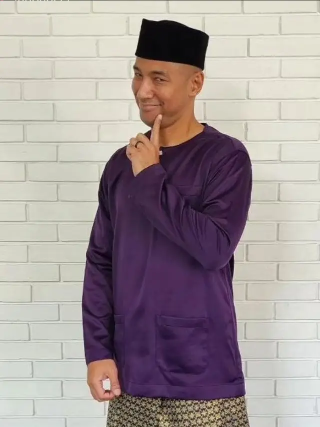 Artis Mualaf Mengkaji Agama