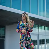 Ilustrasi perempuan cantik yang suka pamer namun tak bahagia | copyright unsplash.com/Carlos Mac&iacute;as