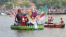Sejumlah perahu hias berbahan botol dan galon plastik bekas mengikuti parade Festival Perahu Cinta Lingkungan (CiLung Fest) 2026 di Waduk Sunter Selatan, Tanjung Priok, Jakarta Utara, Minggu (18/10/2026). (KLY/Budy Santoso)