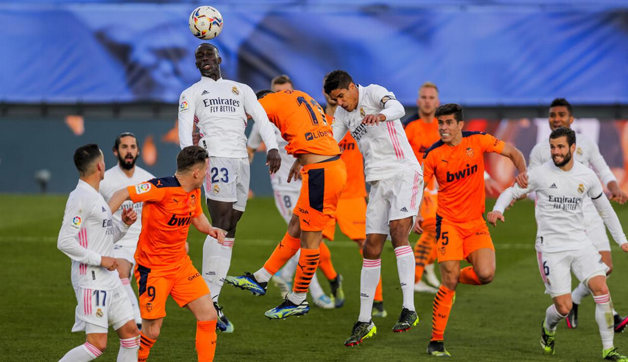 FOTO: Real Madrid Geser Posisi Barcelona Usai Taklukkan Valencia - Bola Liputan6.com